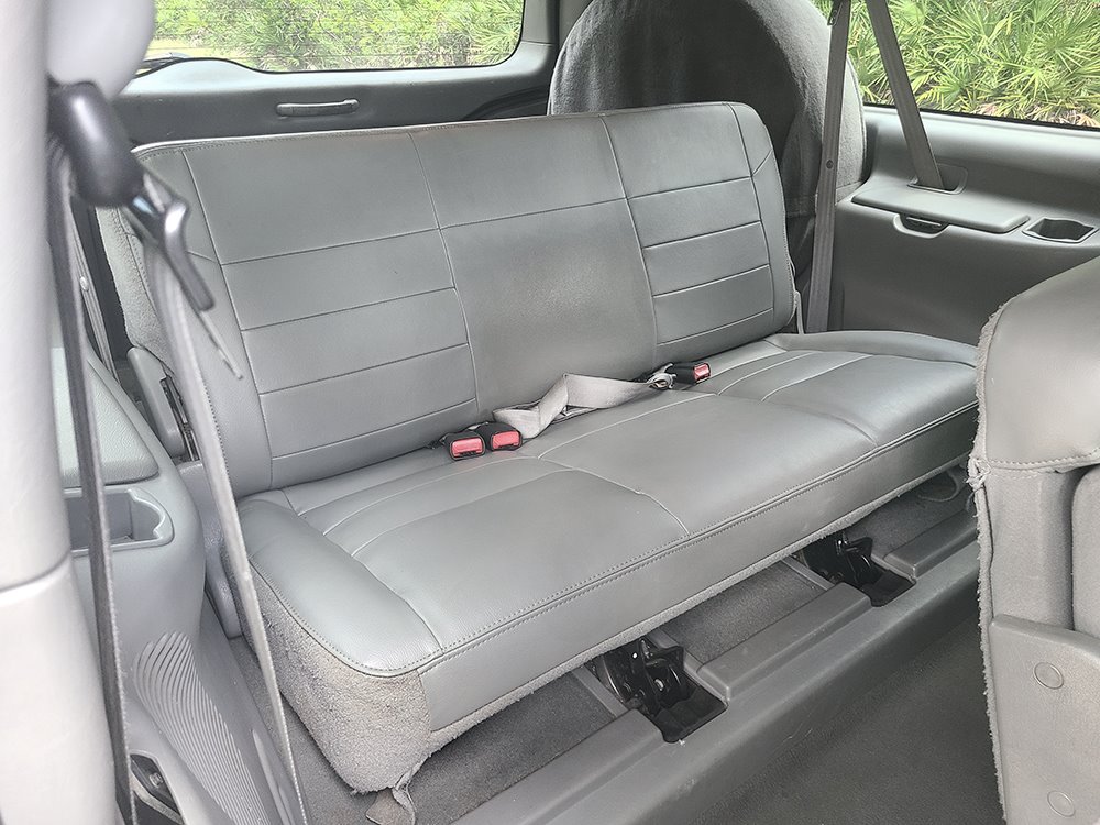 2004 Ford Excursion XLS photo