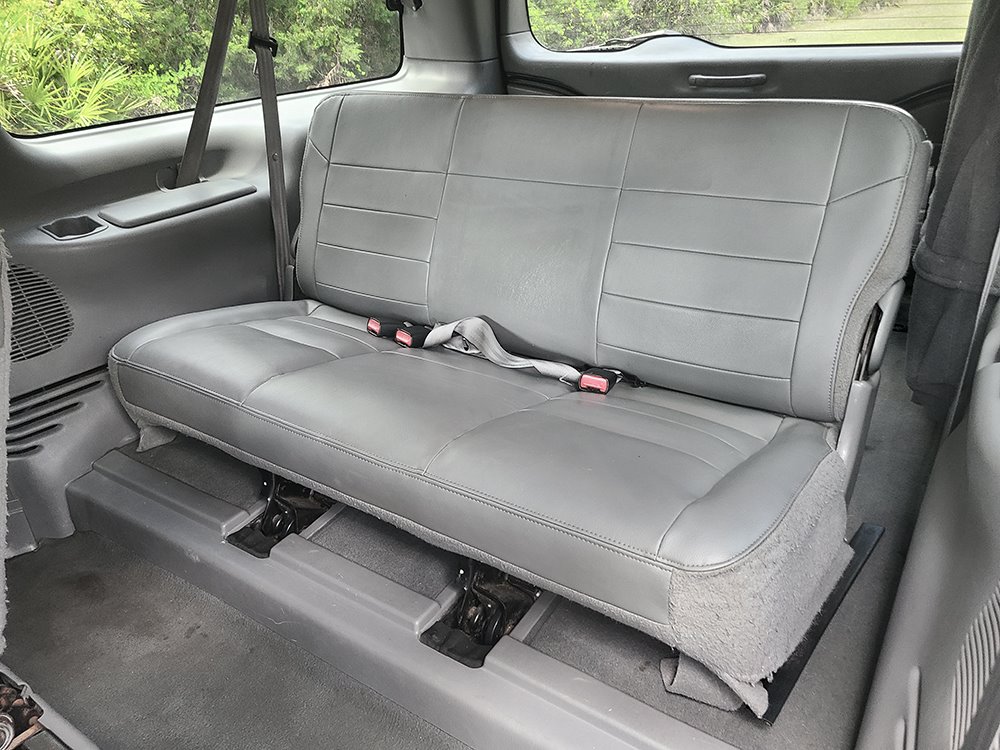 2004 Ford Excursion XLS photo