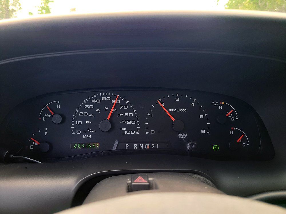 2004 Ford Excursion XLS photo