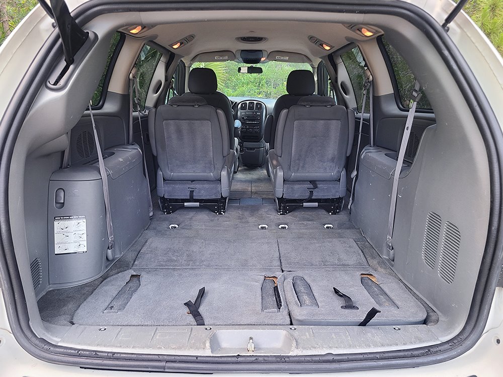 2005 Dodge Grand Caravan SXT photo