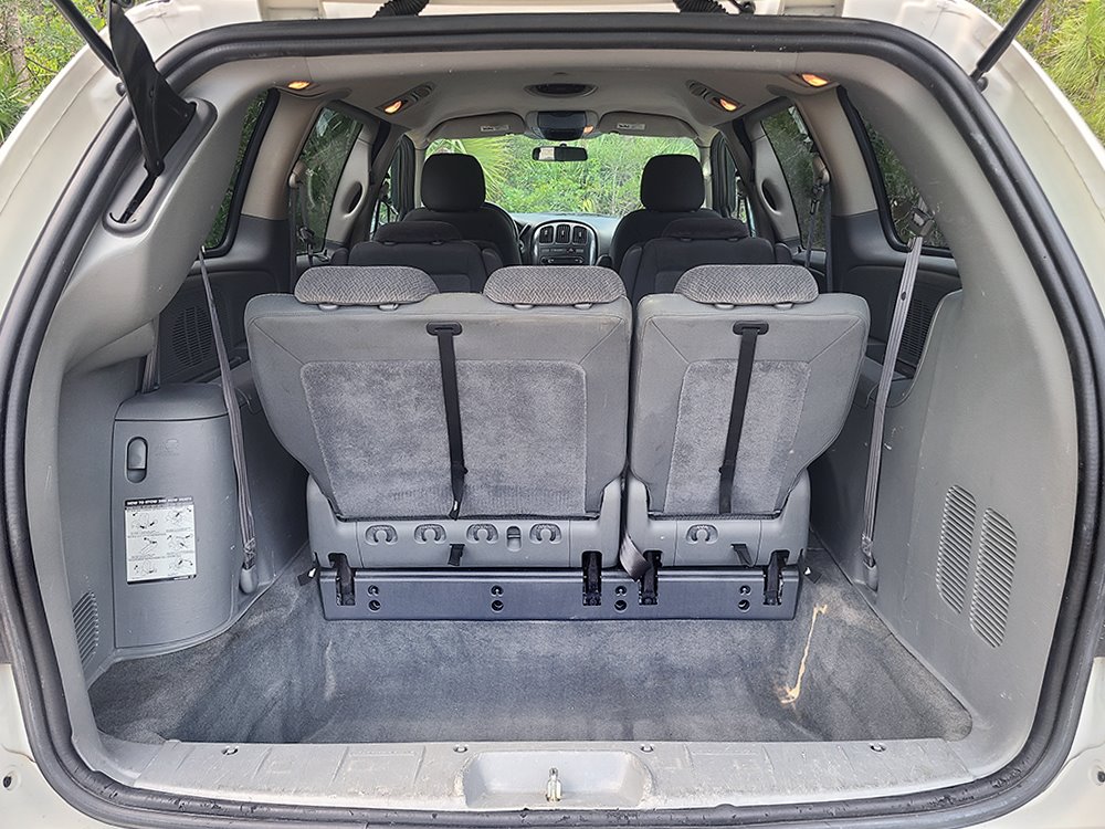 2005 Dodge Grand Caravan SXT photo