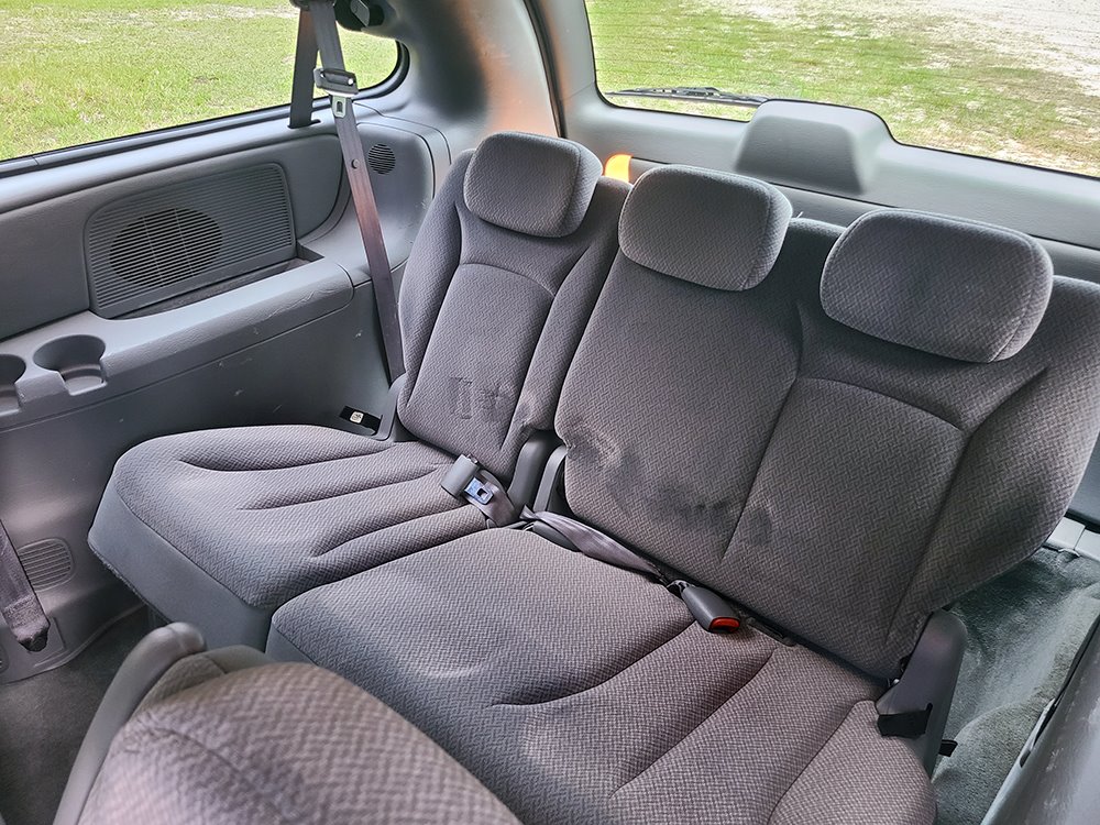 2005 Dodge Grand Caravan SXT photo