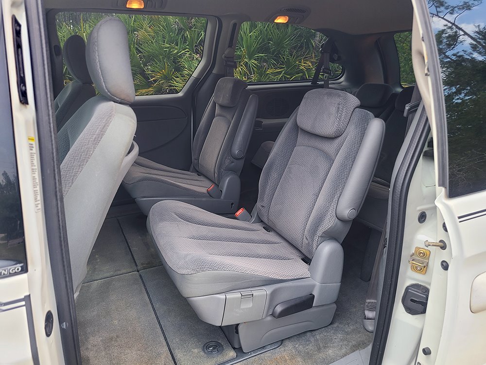 2005 Dodge Grand Caravan SXT photo