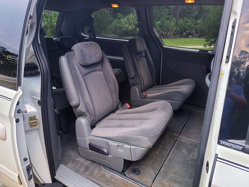 2005 Dodge Grand Caravan SXT photo