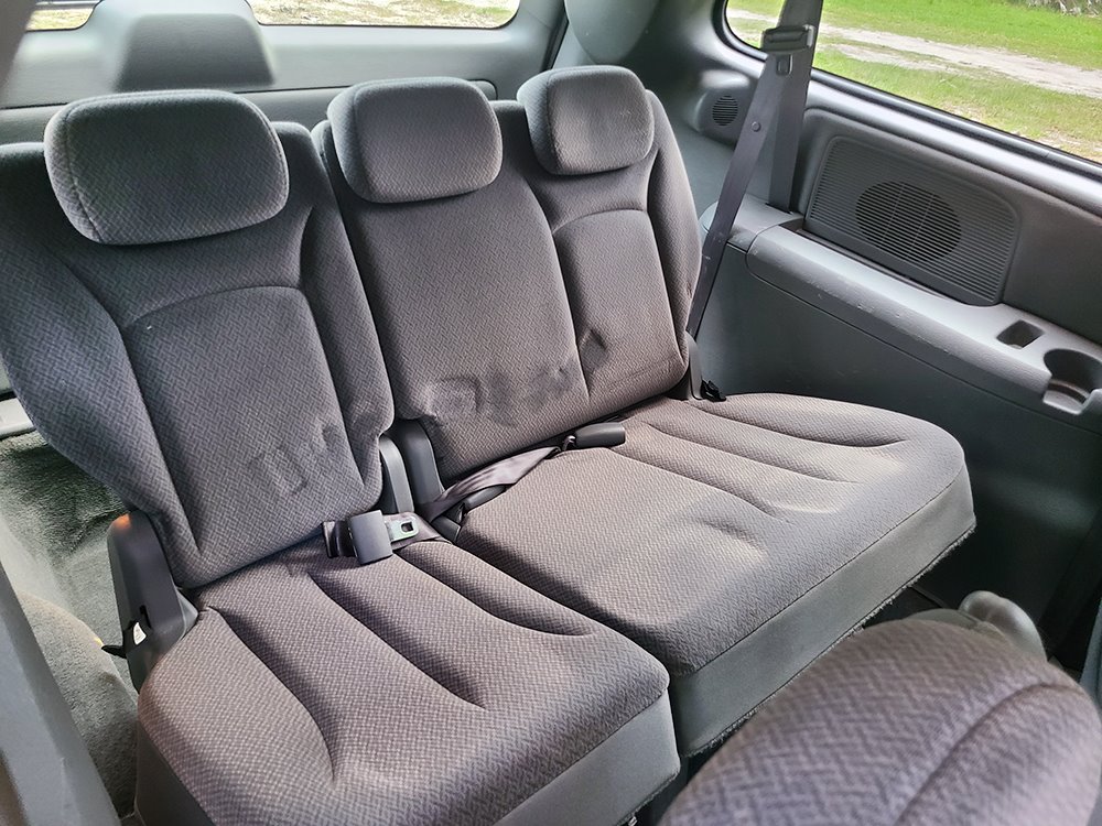 2005 Dodge Grand Caravan SXT photo