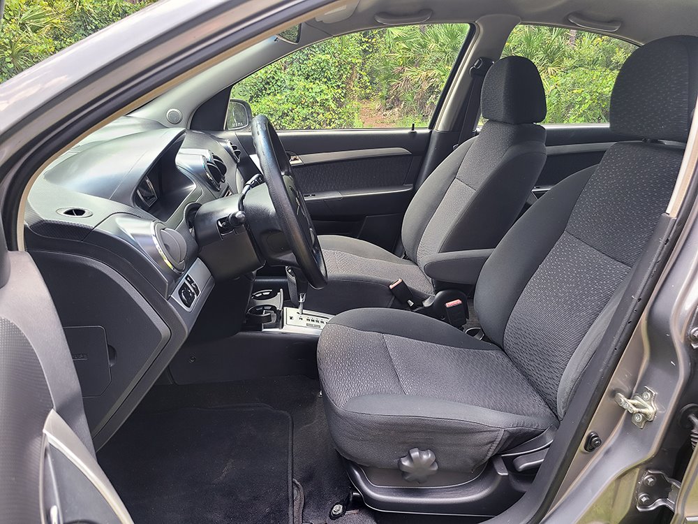 2011 Chevrolet Aveo - $3,250