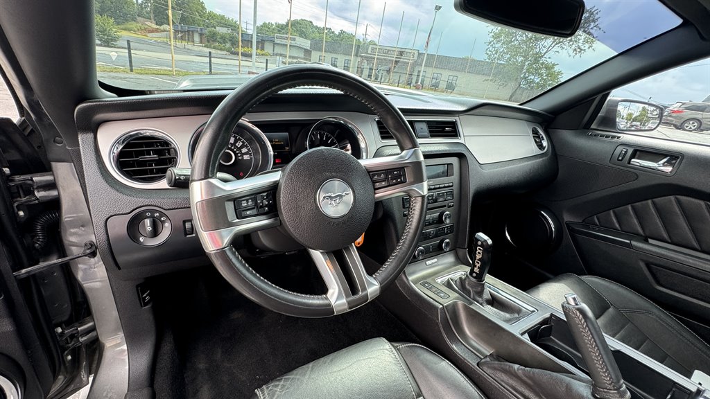 2014 Ford Mustang - $26,999