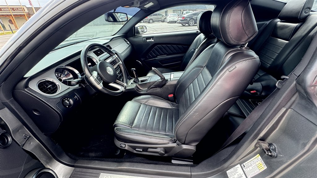 2014 Ford Mustang - $26,999
