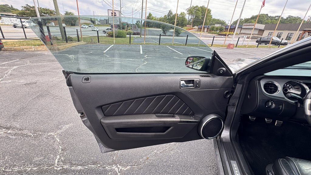 2014 Ford Mustang - $26,999