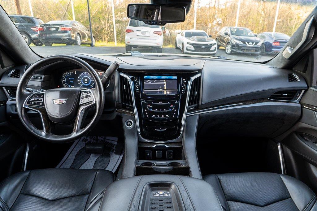 2016 Cadillac Escalade Platinum photo