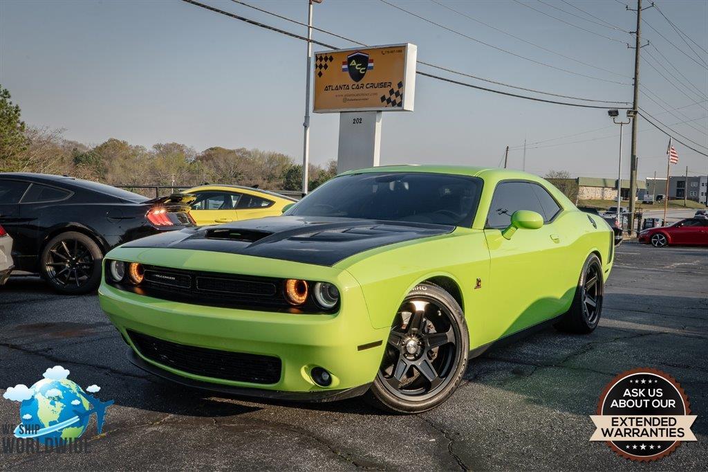 The 2015 Dodge Challenger R/T Scat Pack photos
