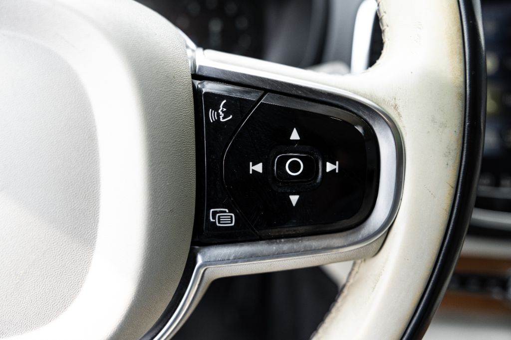 2016 Volvo XC90 T6 - Inscription photo