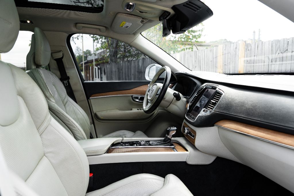 2016 Volvo XC90 - $14,950