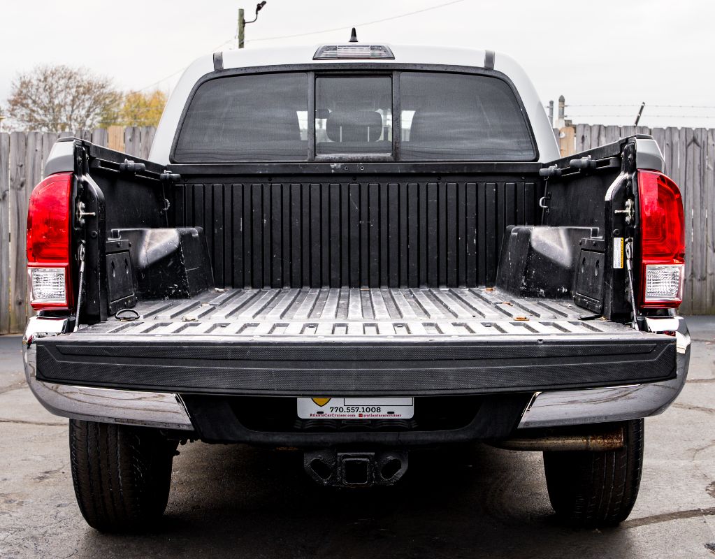 2017 Toyota Tacoma SR5 photo