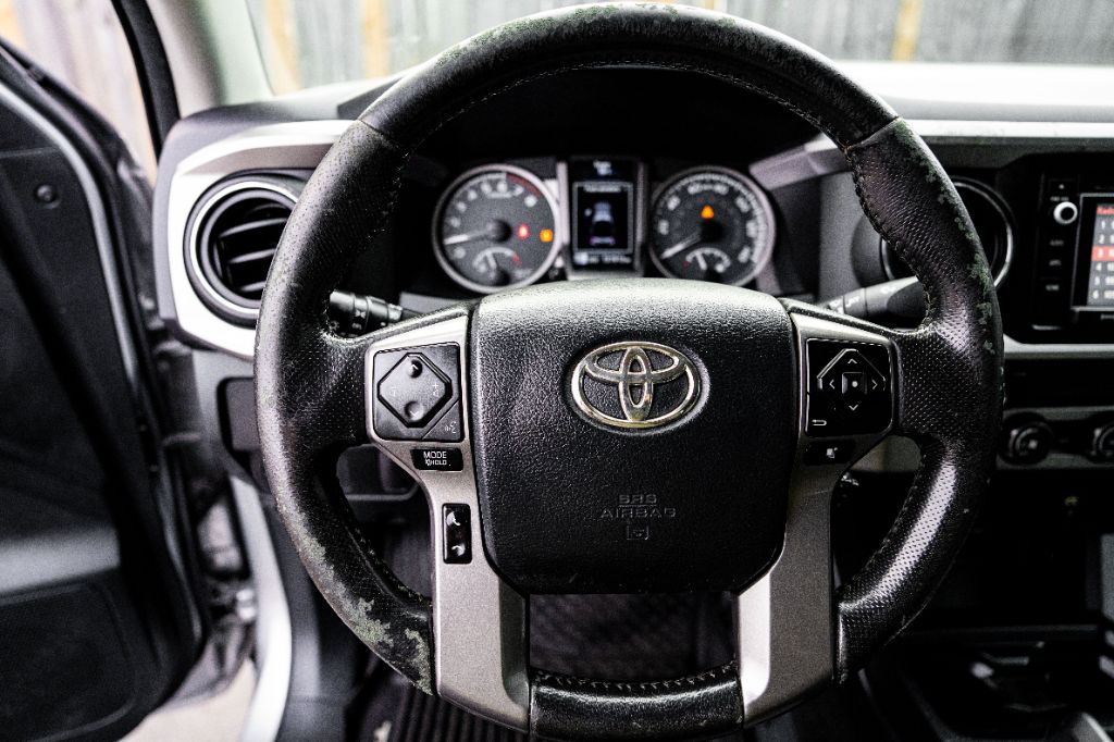 2017 Toyota Tacoma SR5 photo