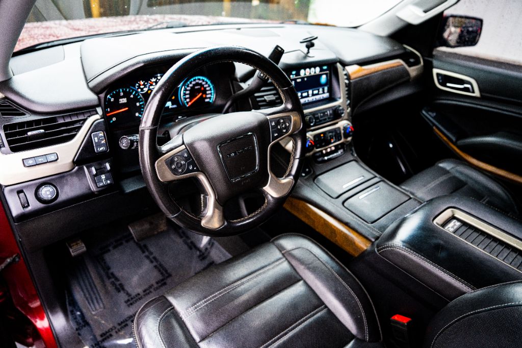 2020 GMC Yukon XL 1500 Denali photo
