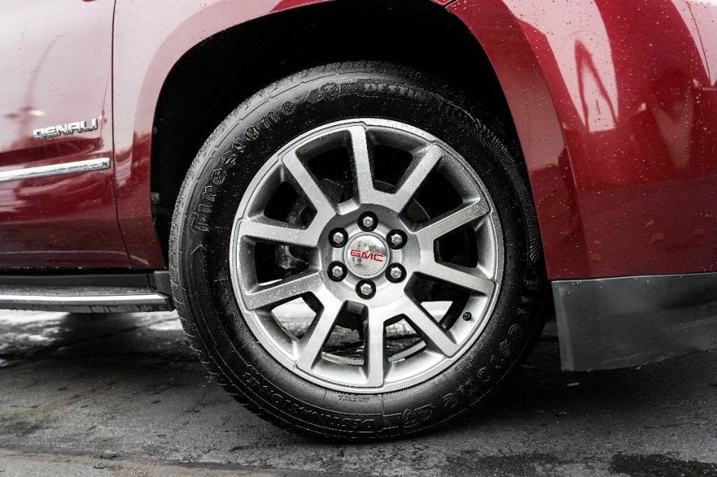 2020 GMC Yukon XL 1500 Denali photo