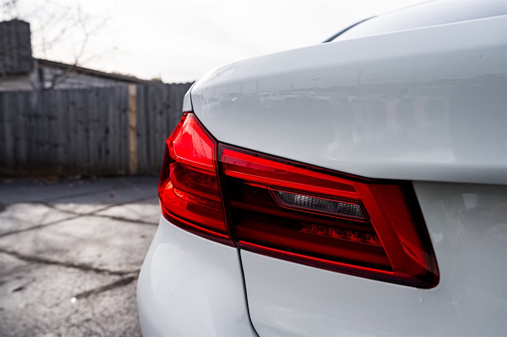 2017 BMW 5-Series 530i photo