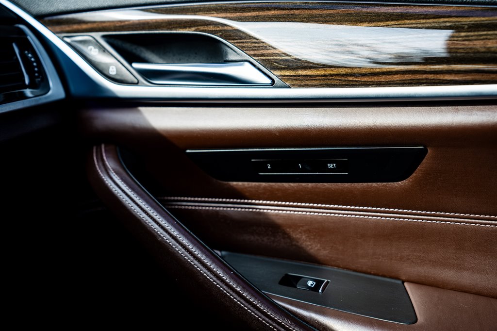 2017 BMW 5-Series 530i photo