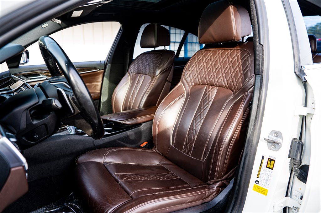 2017 BMW 5-Series 530i photo