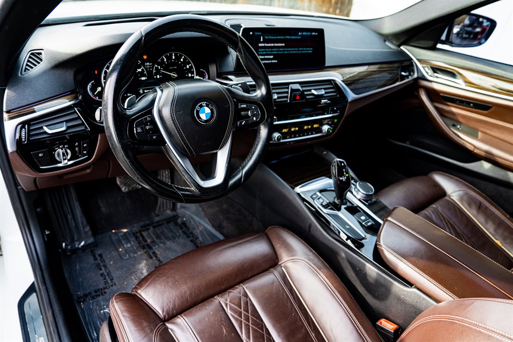 2017 BMW 5-Series 530i photo