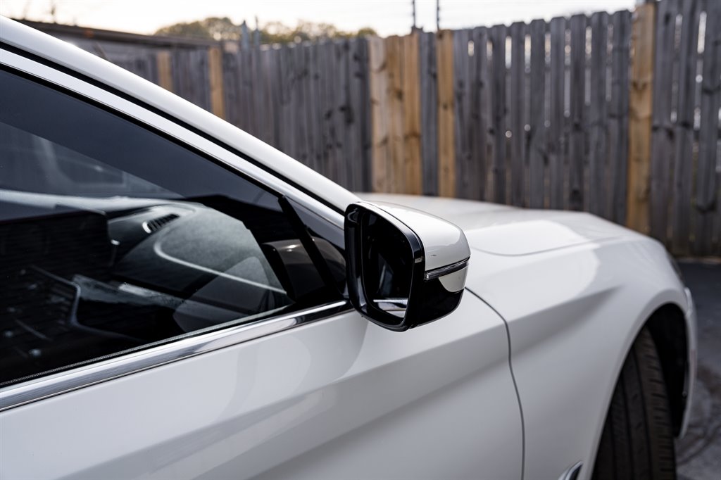 2017 BMW 5-Series 530i photo