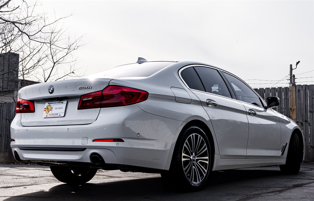 2017 BMW 5-Series 530i photo