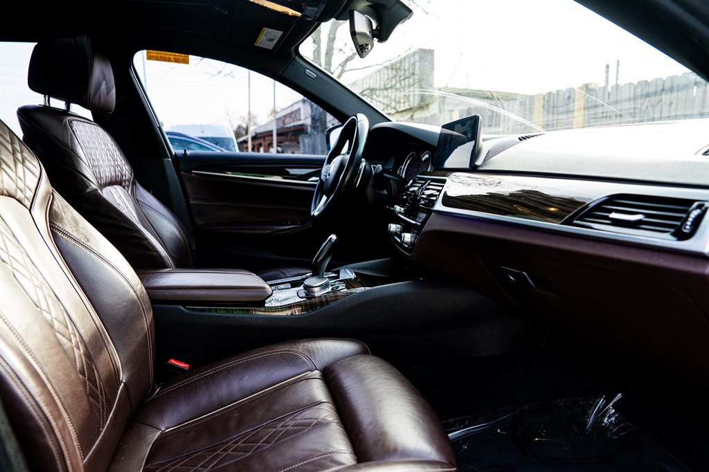 2017 BMW 5-Series 530i photo
