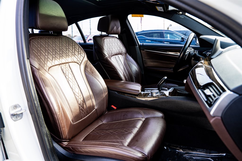 2017 BMW 5-Series 530i photo