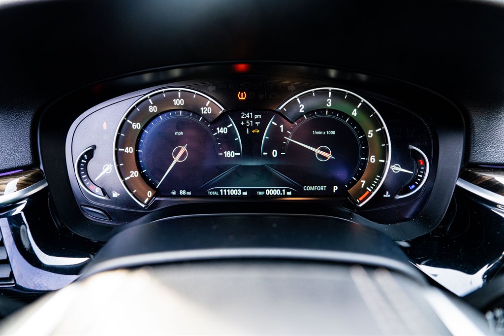 2017 BMW 5-Series 530i photo