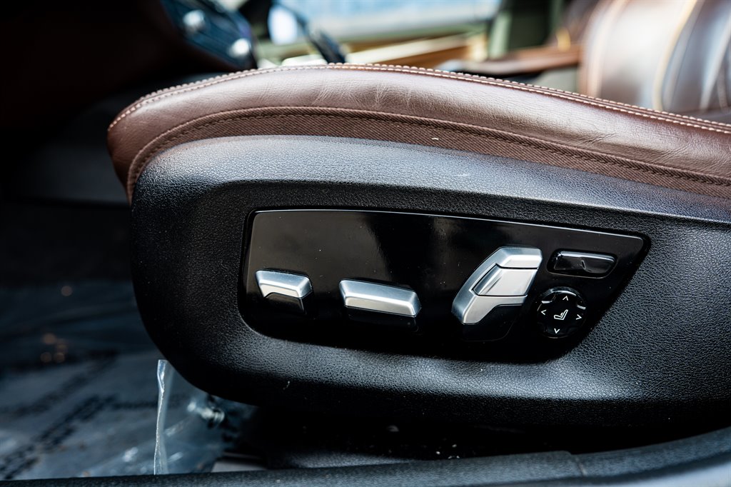 2017 BMW 5-Series 530i photo