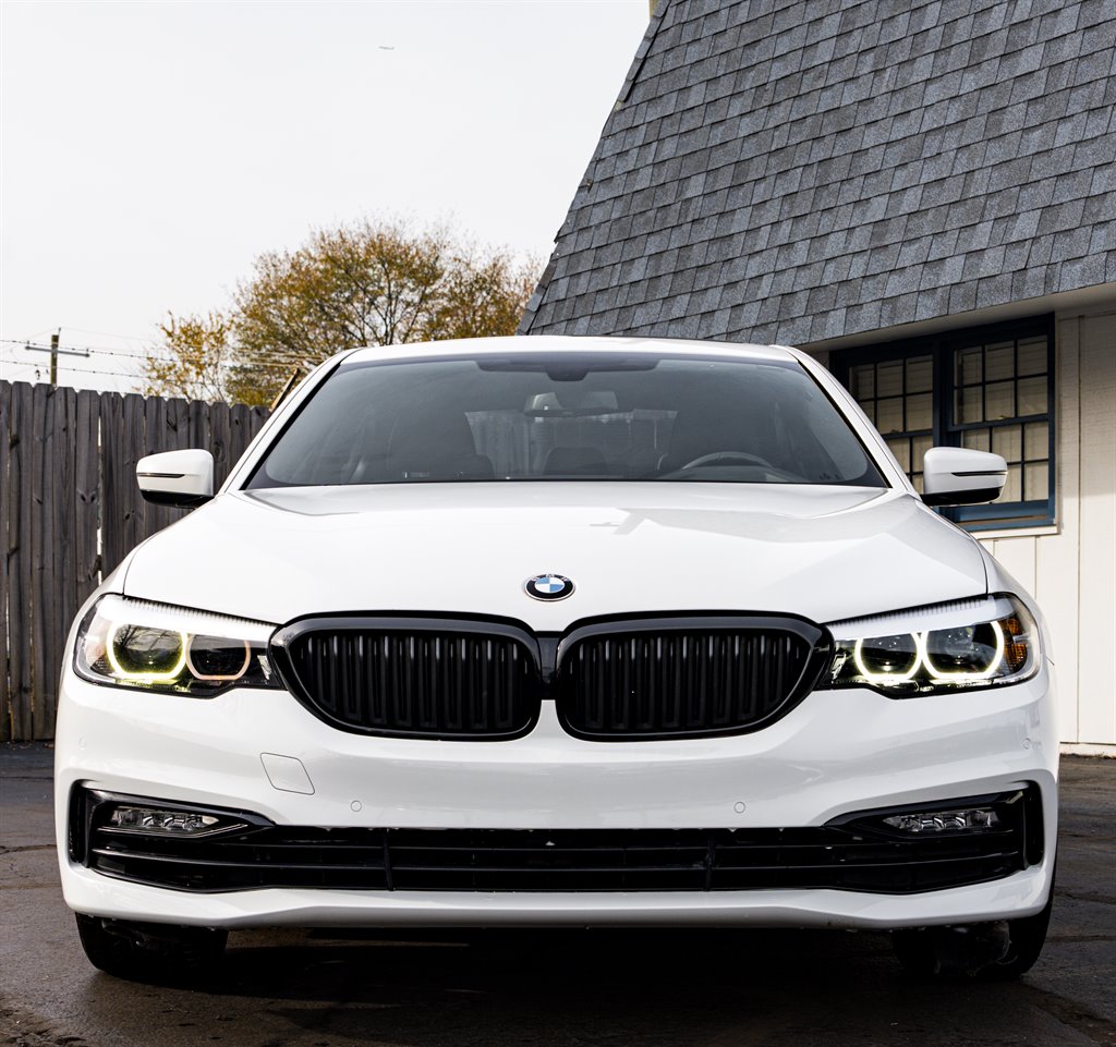 2017 BMW 5-Series 530i photo