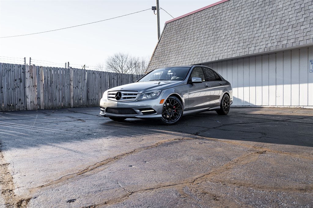2011 Mercedes-Benz C-Class C300 Luxury photo