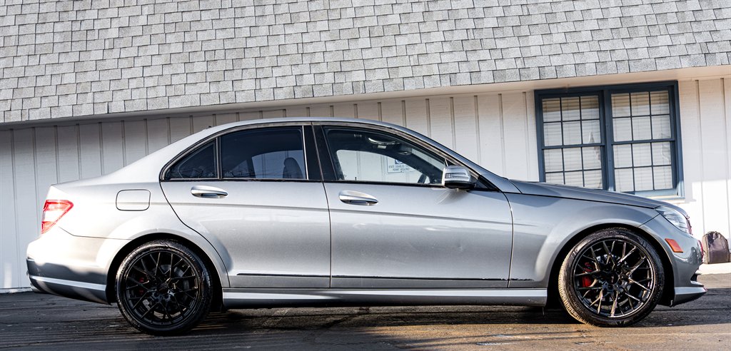 2011 Mercedes-Benz C-Class C300 Luxury photo