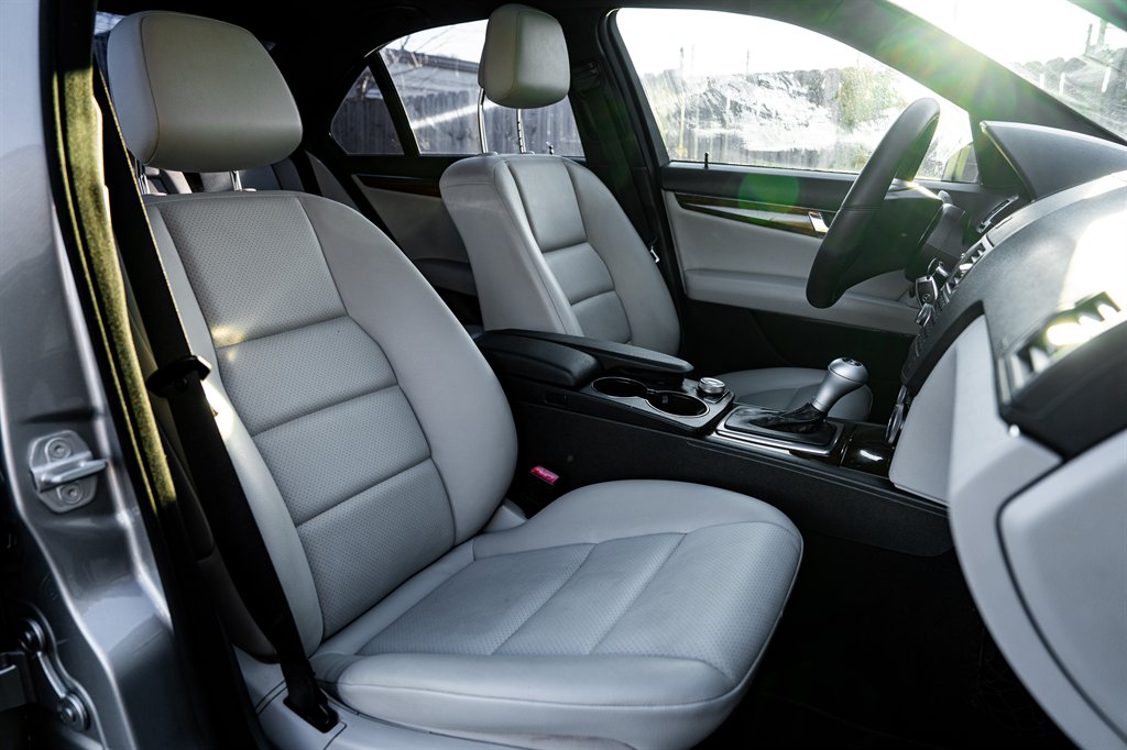 2011 Mercedes-Benz C-Class C300 Luxury photo