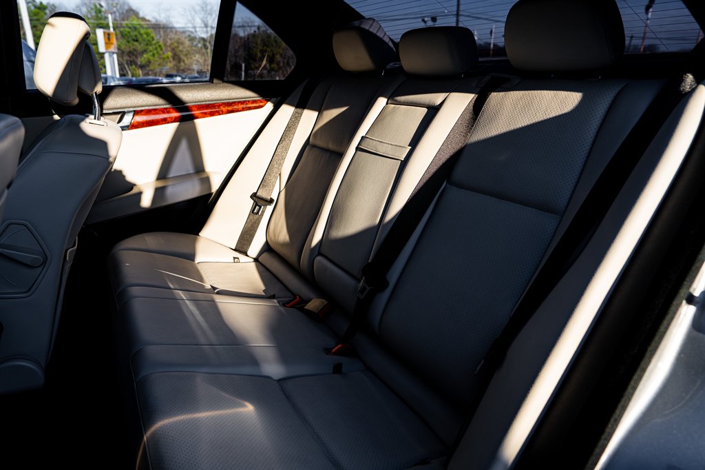 2011 Mercedes-Benz C-Class C300 Luxury photo