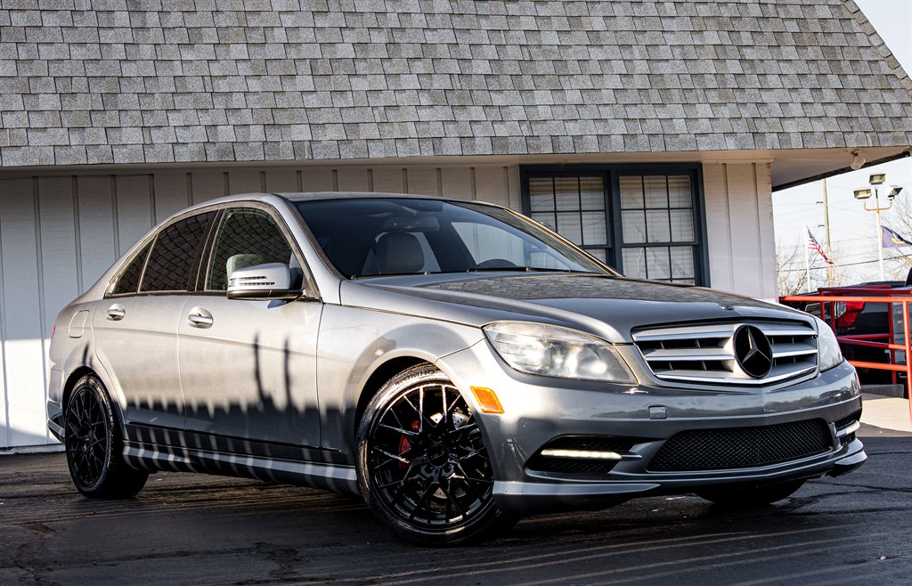 2011 Mercedes-Benz C-Class C300 Luxury photo