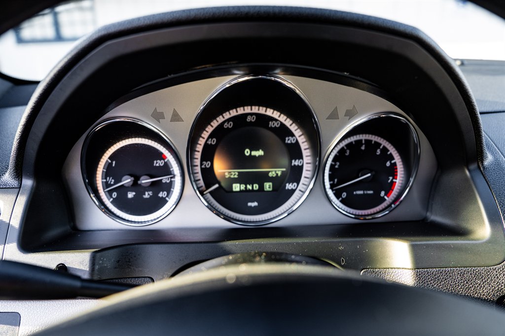2011 Mercedes-Benz C-Class C300 Luxury photo
