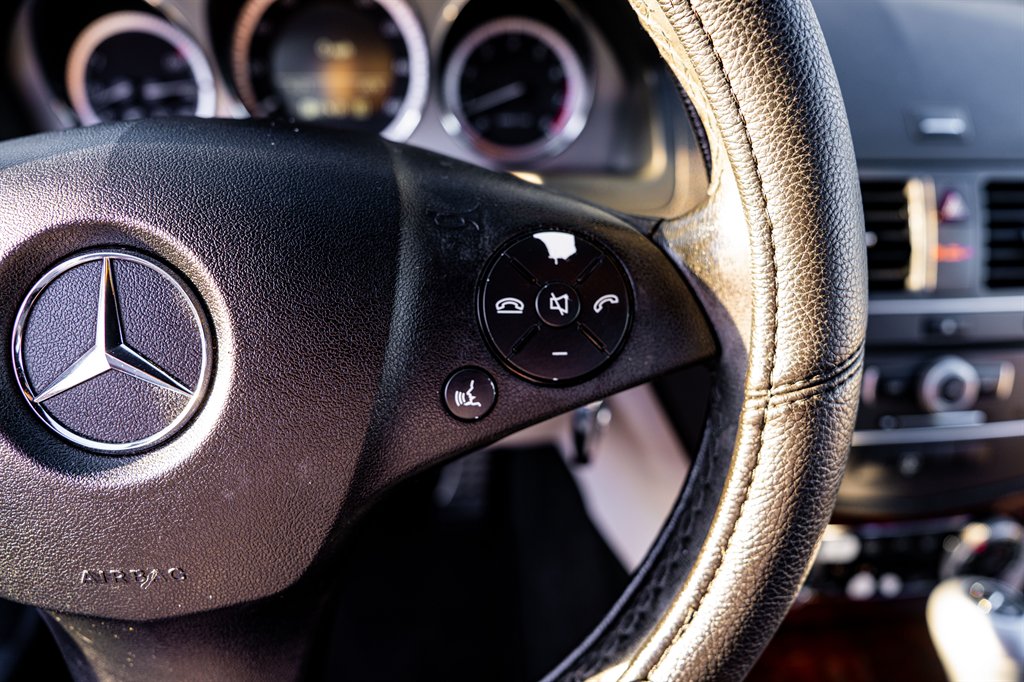 2011 Mercedes-Benz C-Class C300 Luxury photo