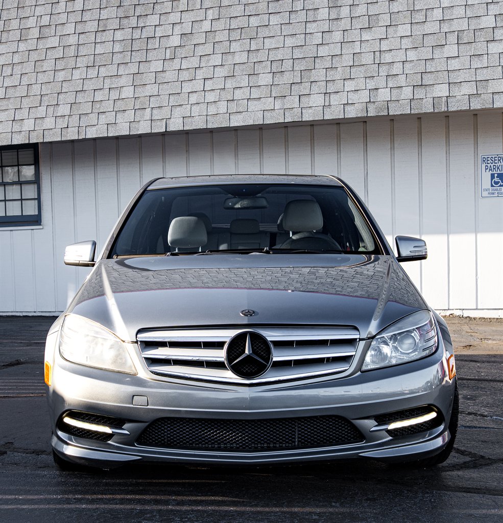2011 Mercedes-Benz C-Class C300 Luxury photo