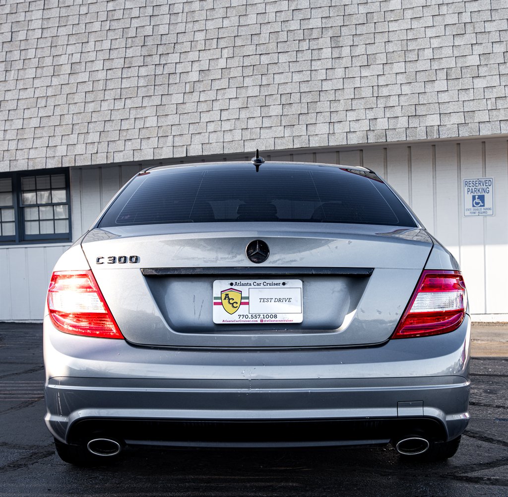 2011 Mercedes-Benz C-Class C300 Luxury photo