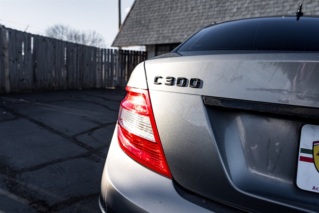 2011 Mercedes-Benz C-Class C300 Luxury photo