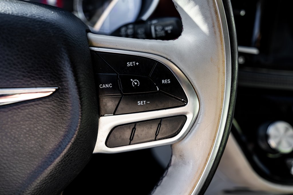 2020 Chrysler Pacifica Limited photo
