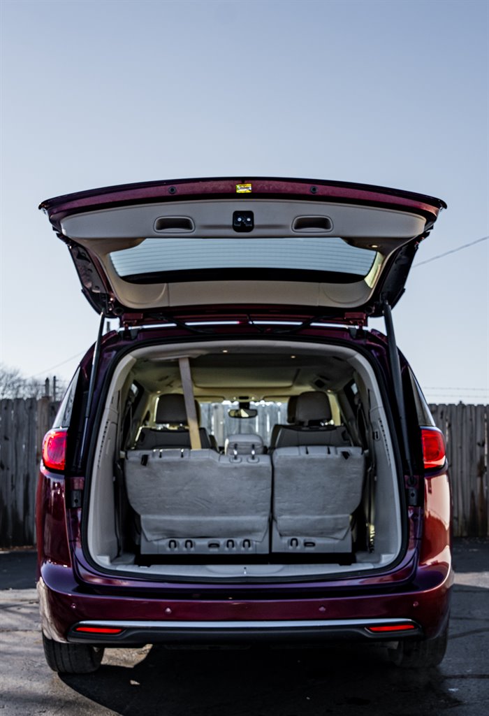 2020 Chrysler Pacifica Limited photo