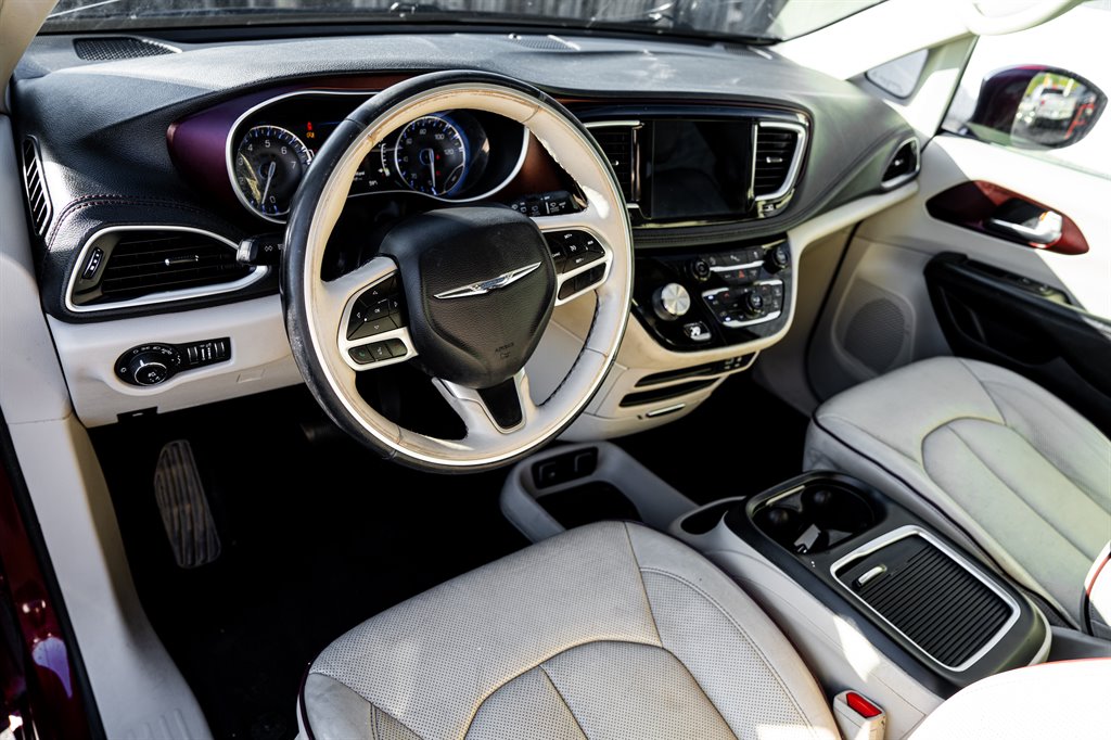 2020 Chrysler Pacifica Limited photo