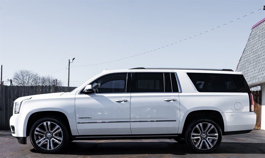 2019 GMC Yukon XL 1500 Denali photo