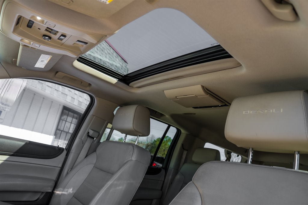 2019 GMC Yukon XL 1500 Denali photo