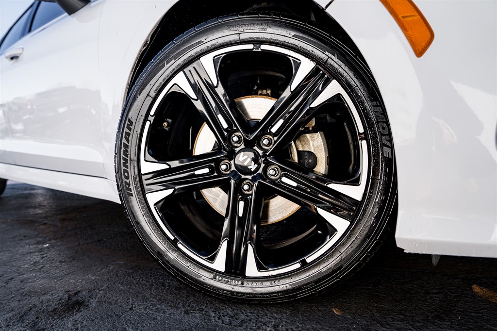 2021 Kia K5 GT-Line photo