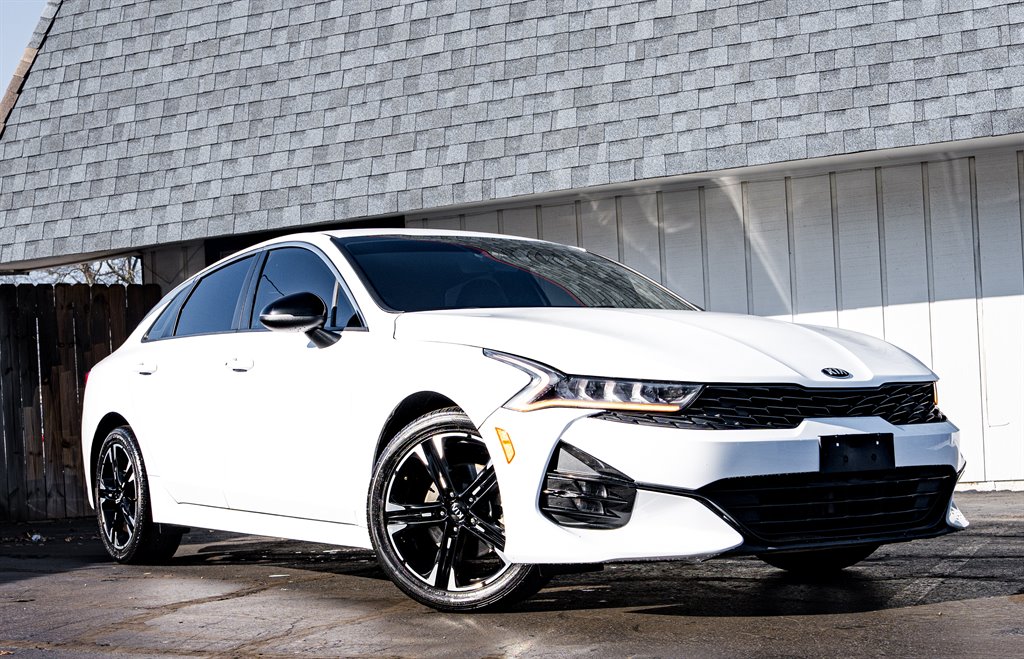 2021 Kia K5 GT-Line photo