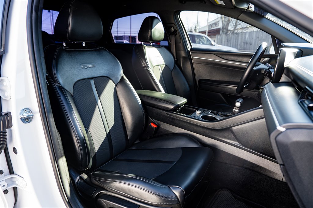 2021 Kia K5 GT-Line photo